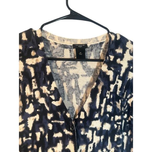 Ann Taylor Blue Watercolor Abstract Short Sleeve Button Knit Top Women Sz MP - Picture 4 of 8